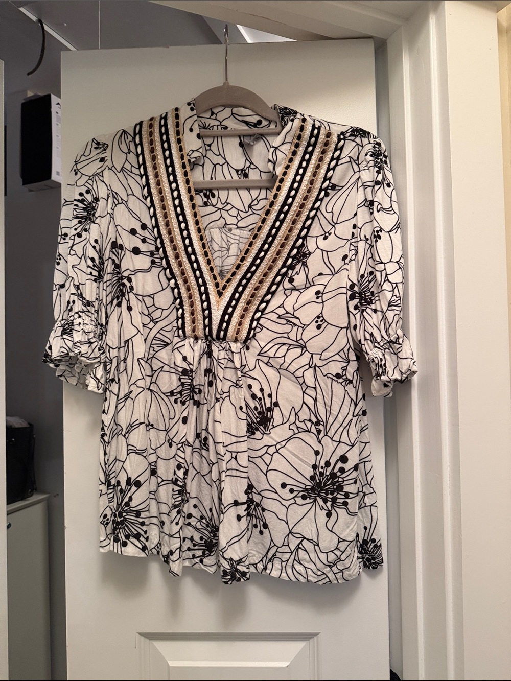 Anthro/ bl^nk London Black & White Floral V-Neck Embroidered Top
